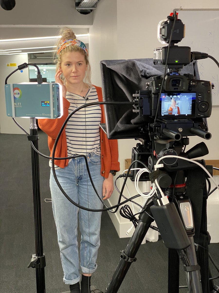 ITNtech's tweet photo. Rolled out a few already, but here is #5 in our series...  ITN Home live presenter rig...  #COVID19 #NewsTech #StayHomeSaveLives #BehindTheScenes Big shout out to @NewsTech 🙋🏻‍♂️  📸💡 https://t.co/cniekszNV2