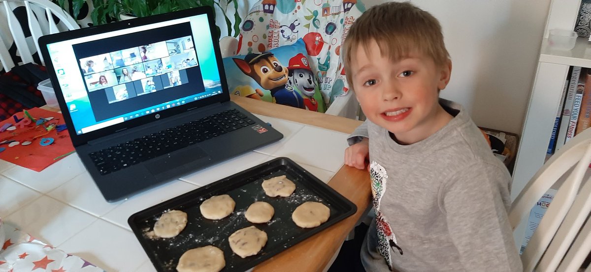 RMelleney's tweet photo. @SpringvalePS Can't keep those Curious Cubs apart for long! Fantastic class baking session thanks to one of the amazing mummies 🌈🍪🦁 #socialdistancing #whenlearningisfun #welovecookies #happyfriday @MrsHoneyFS @BeckyParr73 https://t.co/gAaYL7w2H2