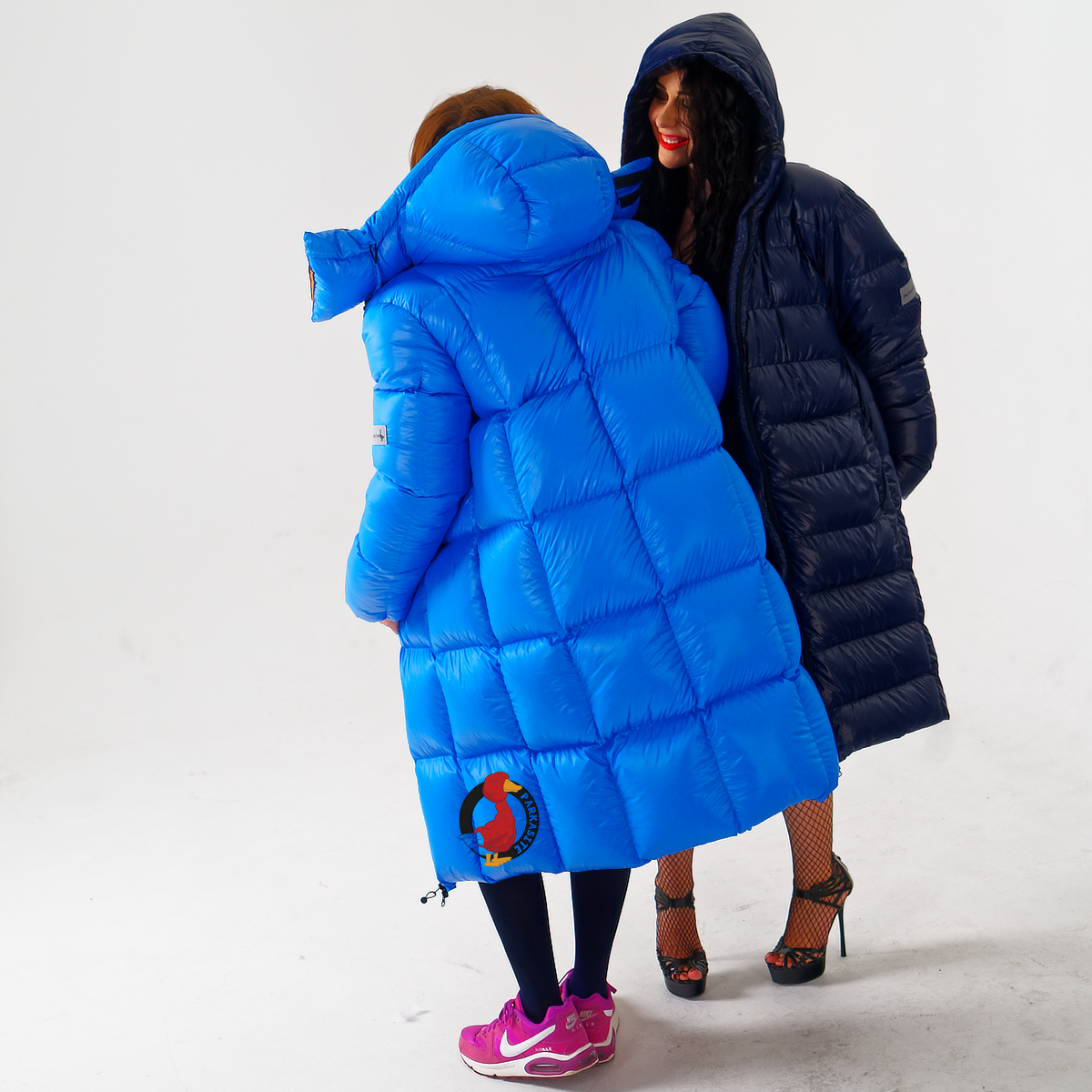 Parkasite's tweet photo. 💣 Quarantine quarrel: who has the nicer coat ... 🦠🔫🐍 https://t.co/wEE8QdO268 🦠🔫🐍#downoverall #downsuit #downcombi #downfetish #downjackettime #longdowncoat #coatfashion #citycoat #overfill #downcoat #longcoat #extrasize #plussize #parkasite  #overfill #downcoat #longcoat https://t.co/Y2xGMsQZw3