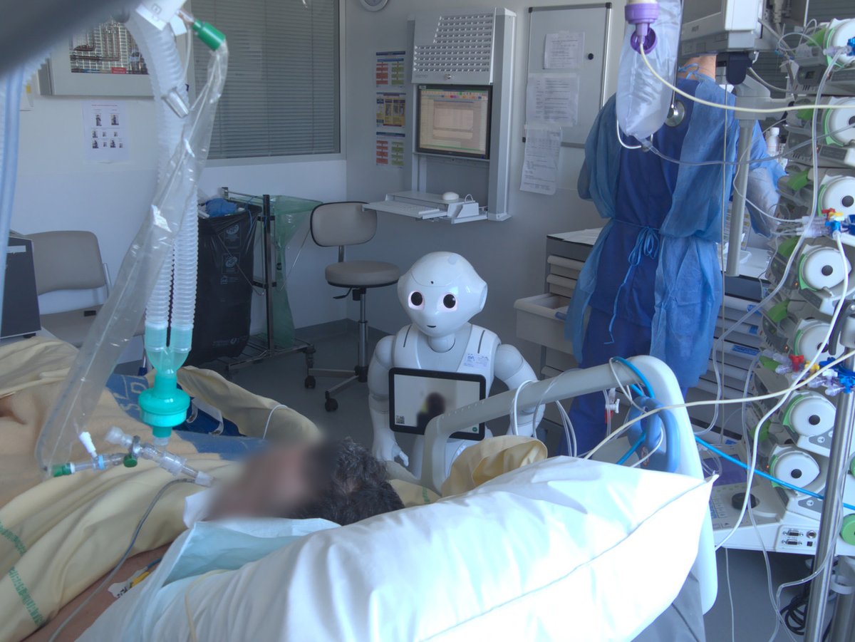 Un robot humanoïde pilotable à distance qui permet aux proches de rendre visite virtuellement aux patients en réa et ainsi de maintenir le lien : une expérience de téléprésence rendue possible par <a href="/PepperTheRobot/">Pepper</a> <a href="/ISIR_labo/">ISIR - Robotique</a> de @Sorbonne_Univ &amp; <a href="/SBREurope/">SoftBank Robotics Europe</a> à l'<a href="/HopPitieSalpe/">Hôpital Pitié-Salpêtrière AP-HP</a> <a href="/APHP/">Assistance Publique – Hôpitaux de Paris (AP-HP)</a>