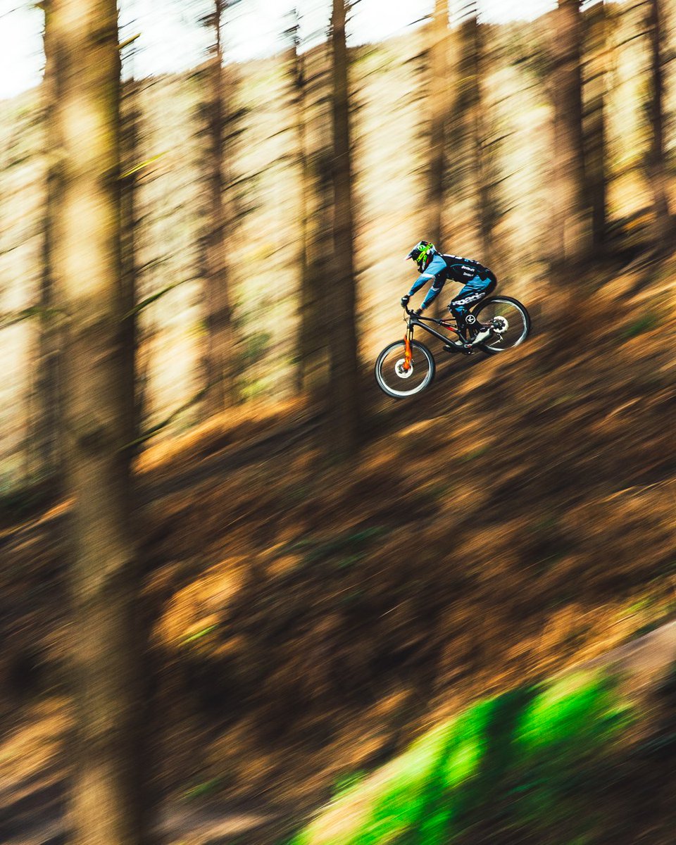 use_exposure's tweet photo. The real hour of power. @Beaumontracing
.
.
.
📸: @CharlesTheTog
.
.
.
#rideultimate #ultimateuse #mountainbike #mtb #outsideisfree #lifebehindbars https://t.co/KepyNtWCAo