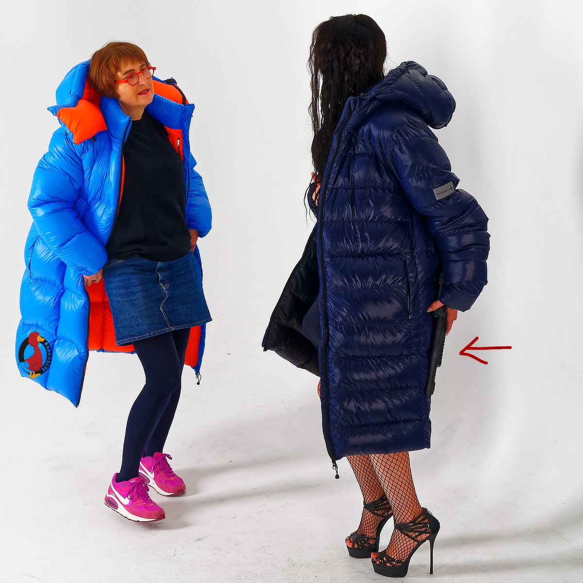 Parkasite's tweet photo. 💣 Quarantine quarrel: who has the nicer coat ... 🦠🔫🐍 https://t.co/wEE8QdO268 🦠🔫🐍#downoverall #downsuit #downcombi #downfetish #downjackettime #longdowncoat #coatfashion #citycoat #overfill #downcoat #longcoat #extrasize #plussize #parkasite  #overfill #downcoat #longcoat https://t.co/n339CciRIg