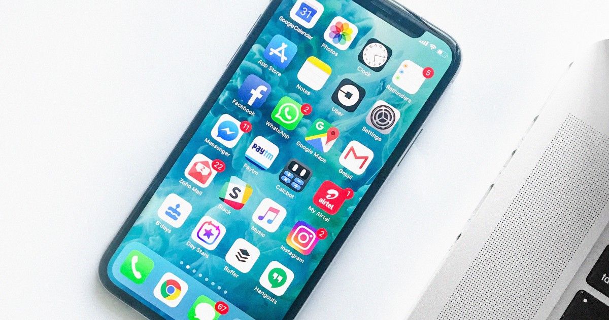 "We need technology to enhance chronic focus rather than bombard us with chronic distraction" - How design can make tech products less addictive by <a href="/wadhwa/">Vivek Wadhwa</a> and @alexsalkever buff.ly/3dJJm2K