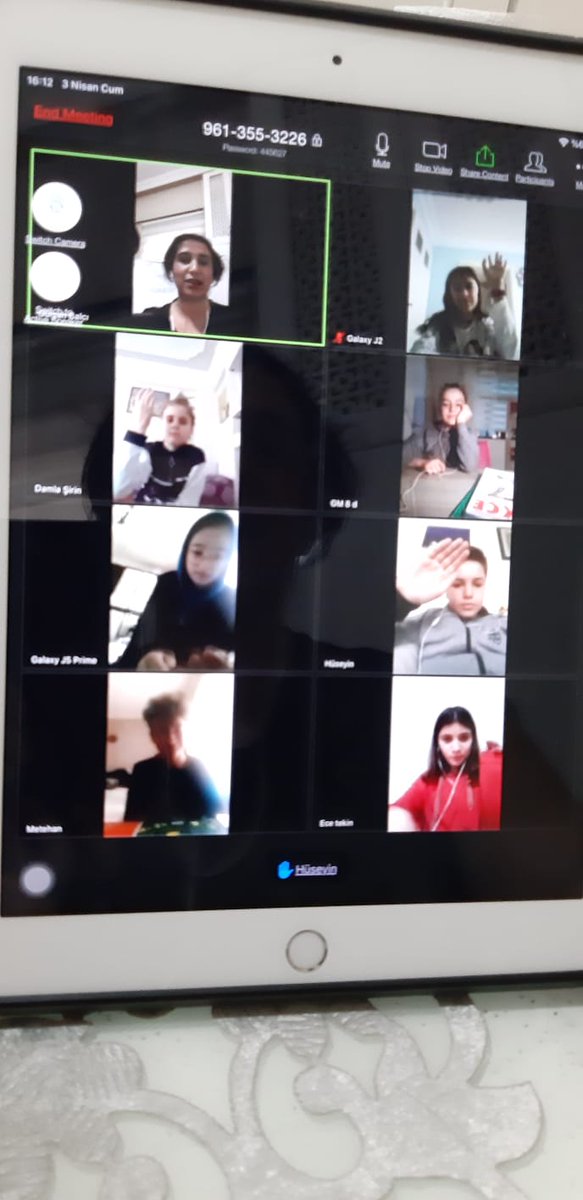 AhiHasanOOkulu's tweet photo. Gülşah Öğretmenleyiz bugün
Dersimizi de bir güzel yaptık.
Garip hallerimizi üzerimizden attık
Ders yap, sonrasında evi topla, sonra ders notu hazırla, sonra yemek yap 😃
Ama salgına rağmen motivasyonumuz tastamam😉😀🤗 #evdeegitim #uzaktanegitim ##canliegitim #bursa #osmangazi https://t.co/f6RUrqWylX