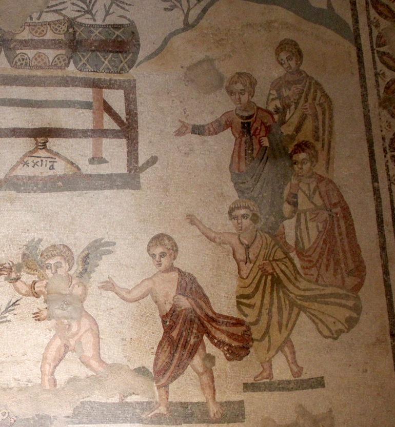 AHerculiani's tweet photo. Reconstitution d'une femme de la haute société romaine de l'#AntiquitéTardive inspiré d'une mosaïque de la Villa Romana del Casale, Sicile (4e siècle de notre ère) #Herculiani #TeamRomains https://t.co/5TLL1pJzcb
