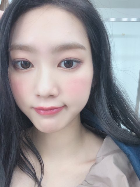 200404  #오마이걸  #OHMYGIRL Jiho's From.OHMYGIRL update [photos 6/13][ #지호  #Jiho] There are a lot of duplicates, you say...?  http://m.cafe.daum.net/-ohmygirl/XtXP/551?svc=cafeapp #HappyJihoDay 