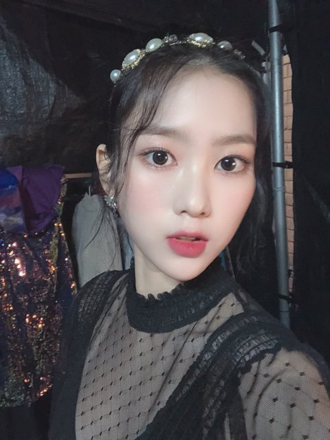 200404  #오마이걸  #OHMYGIRL Jiho's From.OHMYGIRL update [photos 11/13][ #지호  #Jiho] There are a lot of duplicates, you say...?  http://m.cafe.daum.net/-ohmygirl/XtXP/551?svc=cafeapp #HappyJihoDay 