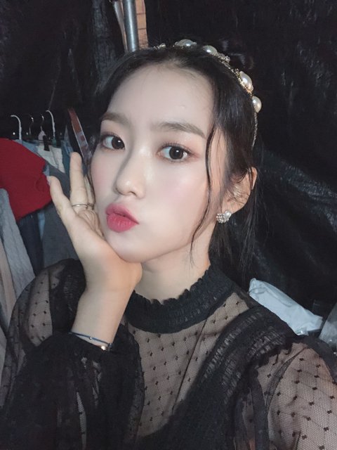 200404  #오마이걸  #OHMYGIRL Jiho's From.OHMYGIRL update [photos 11/13][ #지호  #Jiho] There are a lot of duplicates, you say...?  http://m.cafe.daum.net/-ohmygirl/XtXP/551?svc=cafeapp #HappyJihoDay 