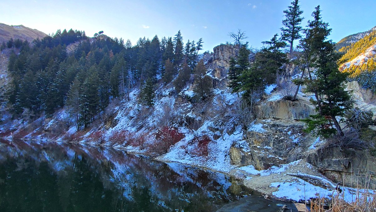 It's a beautiful morning up in South Fork in Provo Canyon. #southfork #provocanyon #mountains #utah #outdoors #outdoorphotography #utahlifeelevated #Nature #natureisart #weather #weatherphotos #landscapes #landscapephotogrphy #winterlandscapes #spring