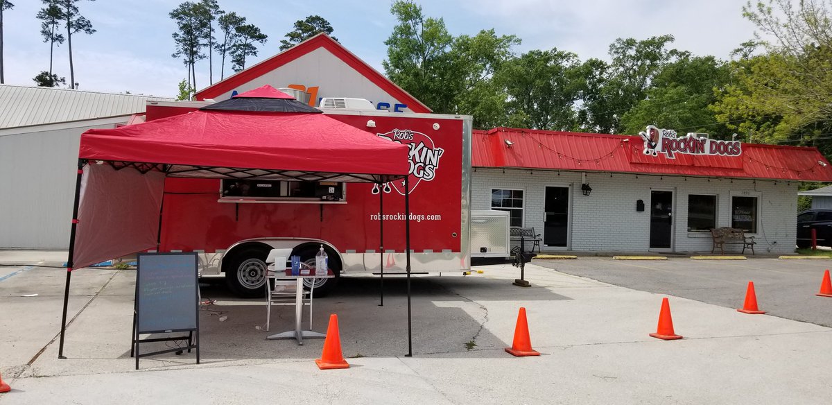 RobsRockinDogs's tweet photo. We are open today for lunch. Come get a Classic Rock, Rockin Dog, or the Zydeco. Drive through service. Paynebt via card or Venmo. Call us at 205-789-4857 to place your order for pickup. #rockindogs #supportlocal https://t.co/393PyuGCLr