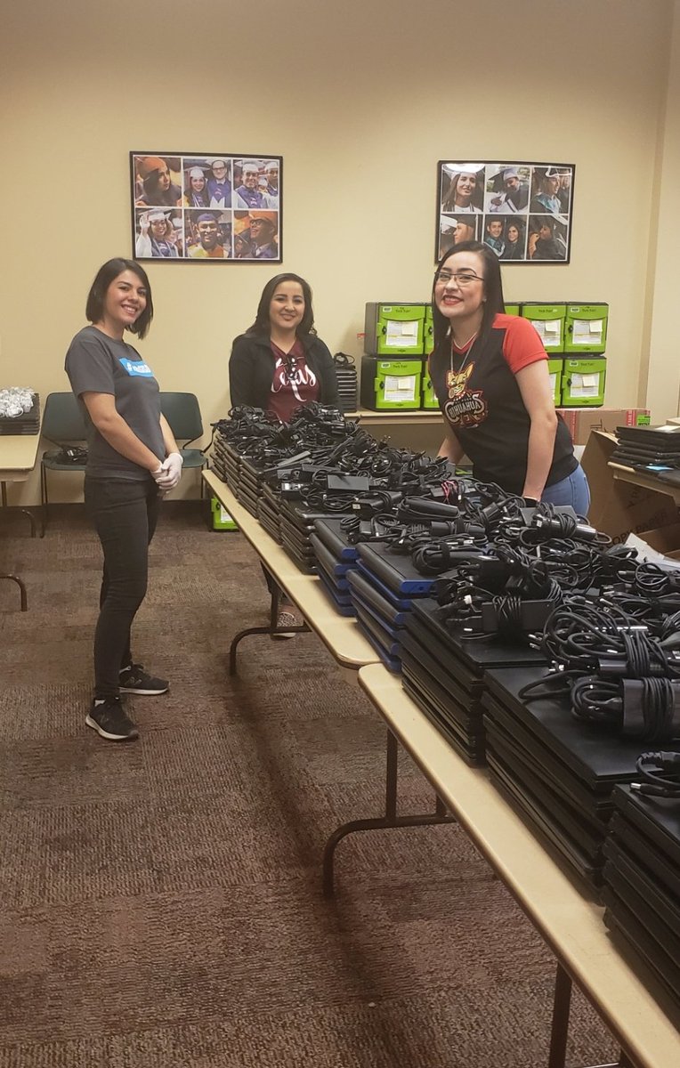 FormerSVista_ES's tweet photo. Hats off to the dedicated and tenacious #TeamSISD Technology team for going above and beyond in distributing devices to our students!! 👏💻 @JEspinoza_SISD @HReyna_TECH @SISD_ES https://t.co/cMospnXVzJ