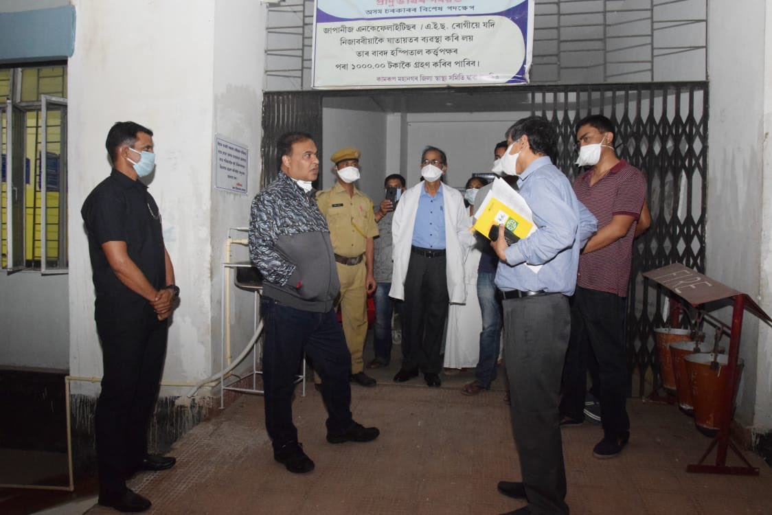 himantabiswa's tweet photo. #IndiaFightsCorona

Visited Sonapur Civil Hospital to enquire about 3 #COVID19 patients admitted here. Interacted with doctors to review preparations for treatment of these patients &amp; various measures to expedite testing and isolation of suspected cases. https://t.co/GqFfm4MBo8