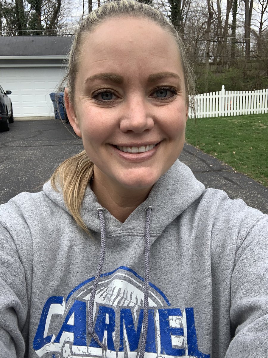 loudlibrarian_'s tweet image. Throwback softball gear for today’s #ccsgoesvirtual spirit day. #CarmelCares @myccs