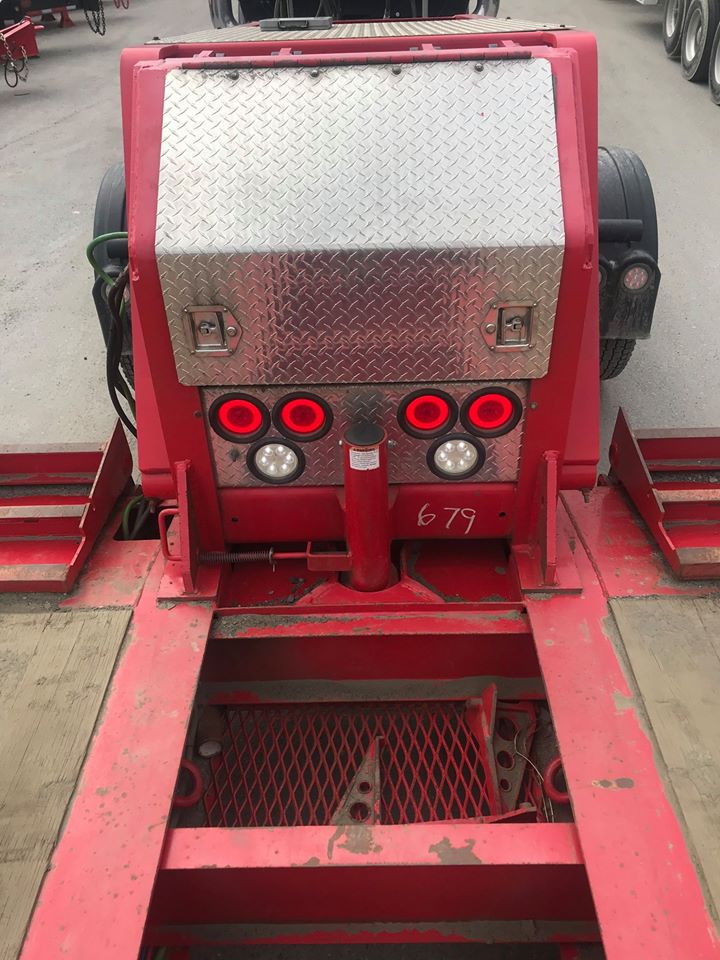 LuckysTrailers's tweet photo. 2016 Talbert 51 ton lowbed 
$47,900
2016 Talbert 51 Ton Lowbed, 25’ Well, 102” wide, 22” deck Height, 2 Fixed Axles + 3rd Pin on, +3,-3 Leveling Valve, Lift 3rd Axle, Battery back up / Strobe package, Aluminum Chain bar cover, 255/70/22.5 tires 80%, Brakes 80%
802-369-6508 https://t.co/0SvFnl4Mj9