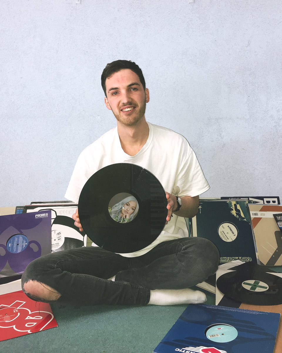 endormusicuk's tweet image. The face of a guy with a new tune out today!!!!!!!! I’ve missed this feeling. My remix for @mabel has dropped on all platforms, check the link in my bio. Hope you’ll give it a spin and see what the Endor sound is all about in 2020. Wishing you a fun weekend, keep it real 🤟🏼💚🪐