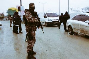 ZoRunLu KaLmadıkça ALLAHIN ADINI VERİYORUM 
 DIŞARI ÇIKMAYIN