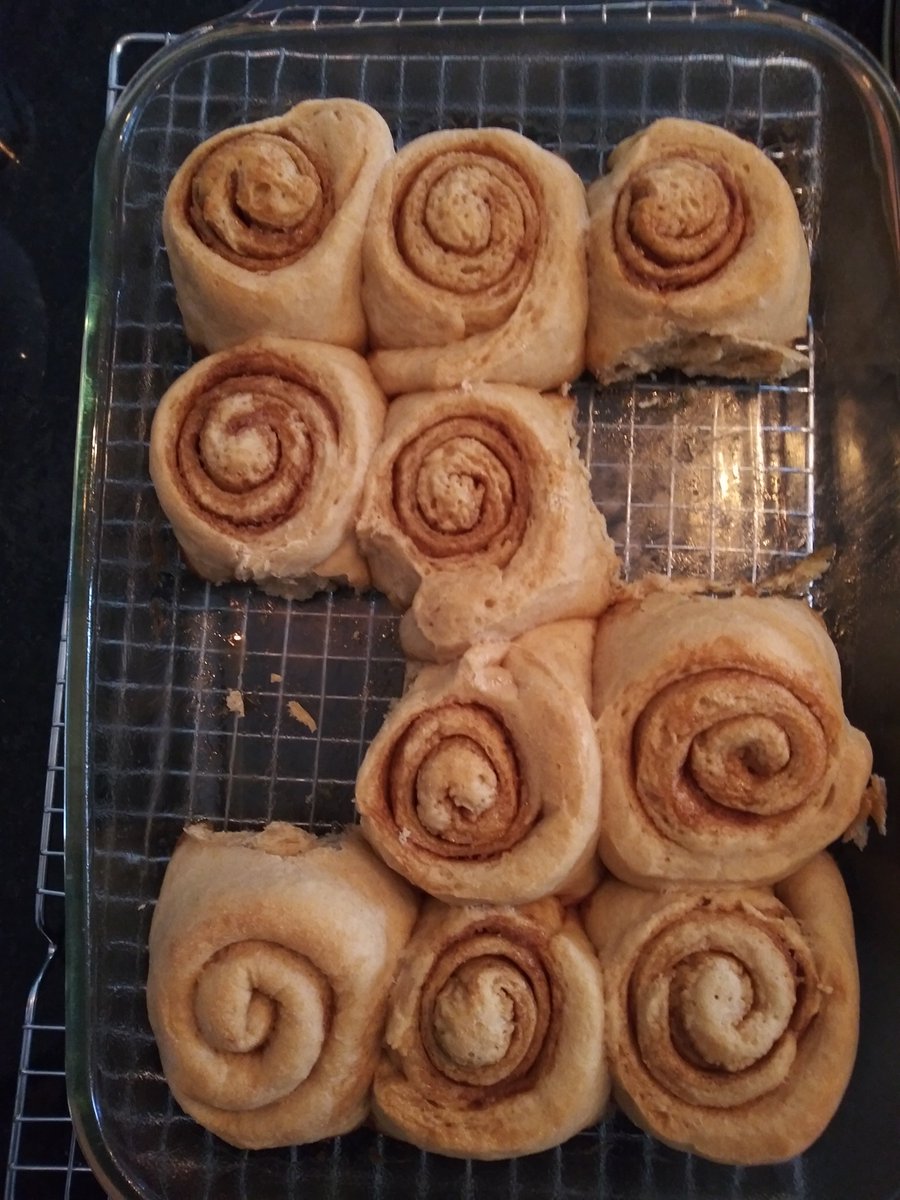 KatherineSchack's tweet photo. Today's Math Project Problem is from Mrs. Reily, Adv. Math Teacher @WabashStation and @discovery_ridge. Thank you @ThisIsMaryEllen! Can you figure out what percentage of cinnamon rolls has been eaten? @WSDinfo #WSDMathRocks #WSDLearns #StrongerTogether #WeAreWentzville https://t.co/Sj7GoYtV7l