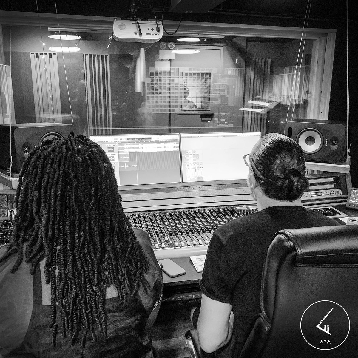 Vocal recording in the iso booth
#ayastudios #recordingstudio #vocalrecording #vocalist #musicproduction #germanengineer #analogconsole #analogmixer #vocalbooth #vocallso #engineerroom #isobooth #liveroom #musicpostproduction