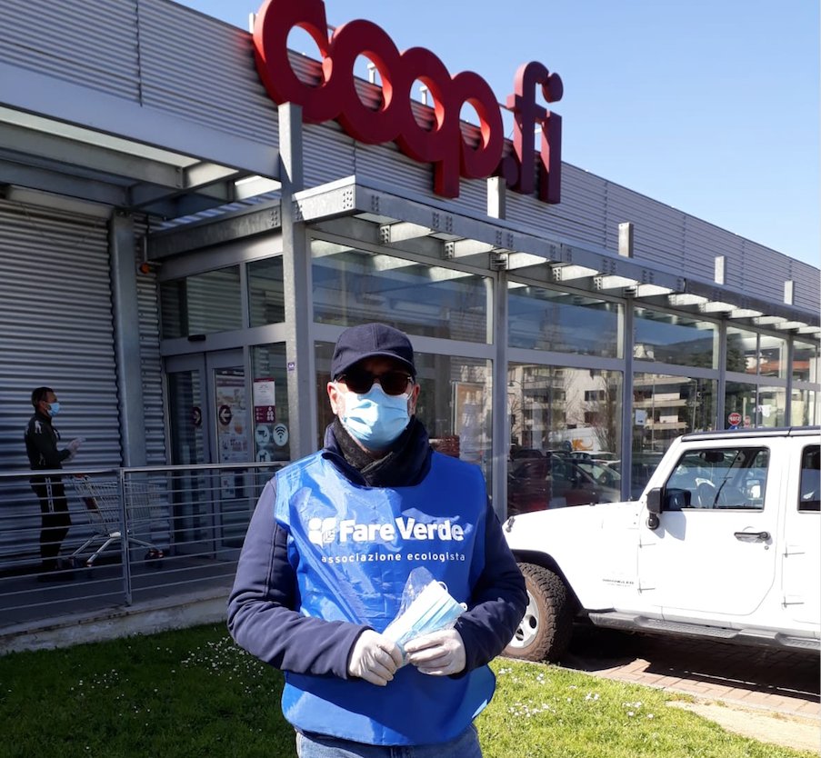 TuttoSesto's tweet photo. L’associazione Fare Verde #Calenzano distribuisce duecento mascherine #coronavirus
https://t.co/8eromXw18y https://t.co/hlMUX8RSqp