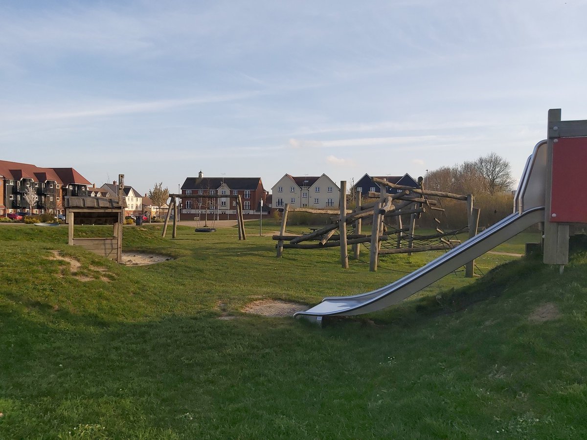 KentPoliceAsh's tweet photo. Well done to the residents of #Parkfarm and #Bridgefield, we have been patrolling this afternoon and are pleased to report the parks were empty. We know the weather is improving and the sun is shining but please continue to stick to the government guidance #StayHomeSaveLives OW https://t.co/OY8ZdXfZMz