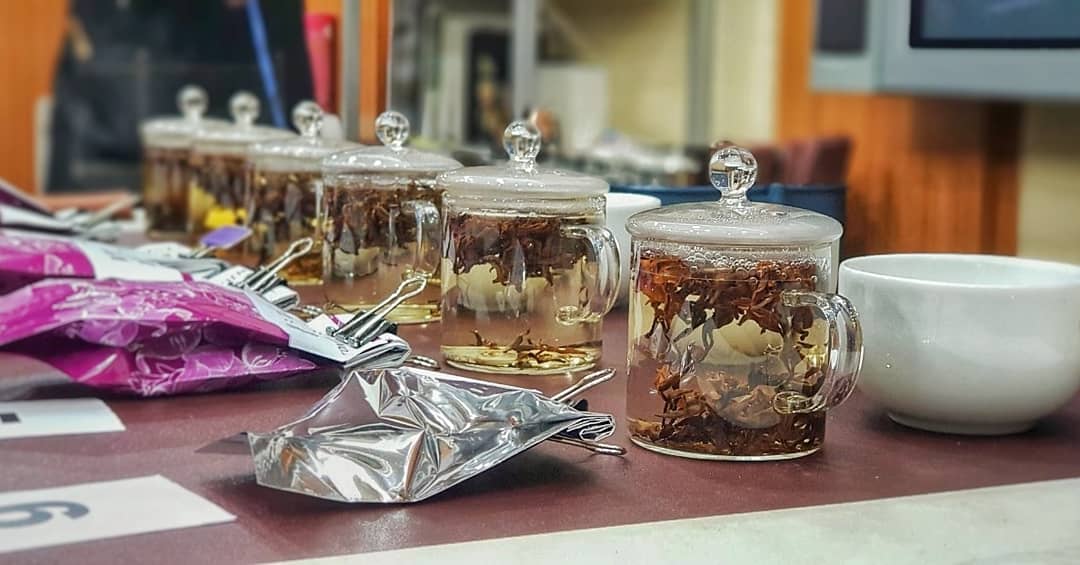 TeaTesterEK's tweet photo. Incomplete aesthetics - the oriental beauty
.
https://t.co/HzFlGXQNe9
.

#oolong #oolongtea #premiumtea #tea #teatalk #teatime #teatesting #tealover #tealove #teatalk #teaparty #teatasting #teadrinker #teaoftheday #teaculture #teaceremony #taiwan #taiwantea #taiwanfood https://t.co/fSoXyx2Zqa