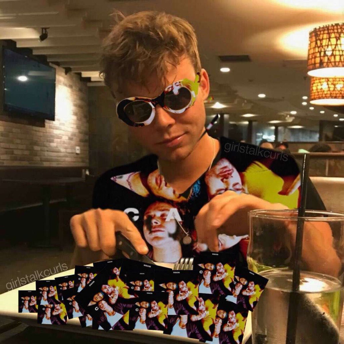 easiergguk's tweet image. #1 #5SOSWORLDDOMINATION