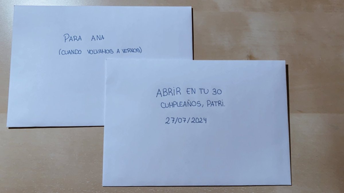 patllombet's tweet photo. Aquí va mi #Reto18 #Campwrite.
Una para mi yo de dentro de 4 años y otra para @Anafdznavarro 🖤 https://t.co/y5SABsnrbI