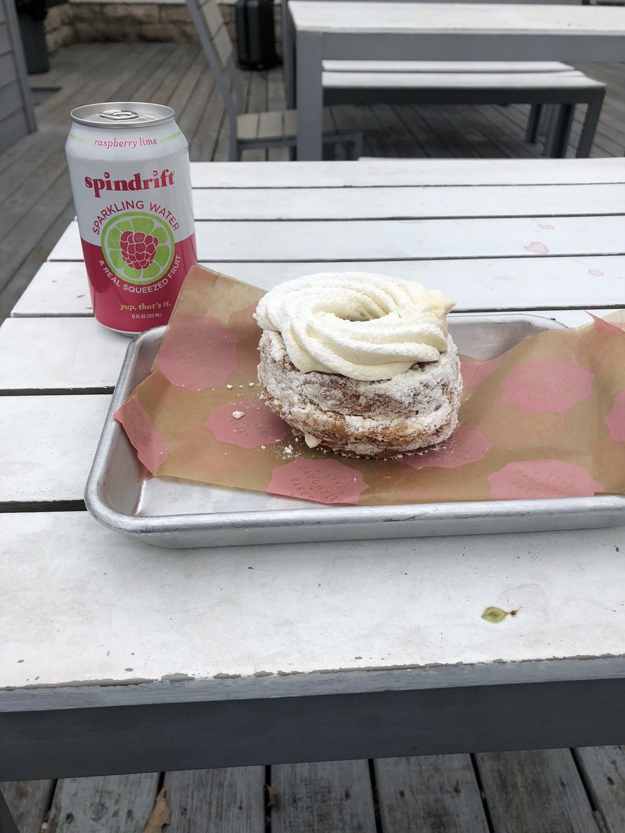 Maggiemae2009's tweet image. Oh how I wish I was back in Nashville today! I want a 🍩 from @Five_Daughters ! 🤩🤗