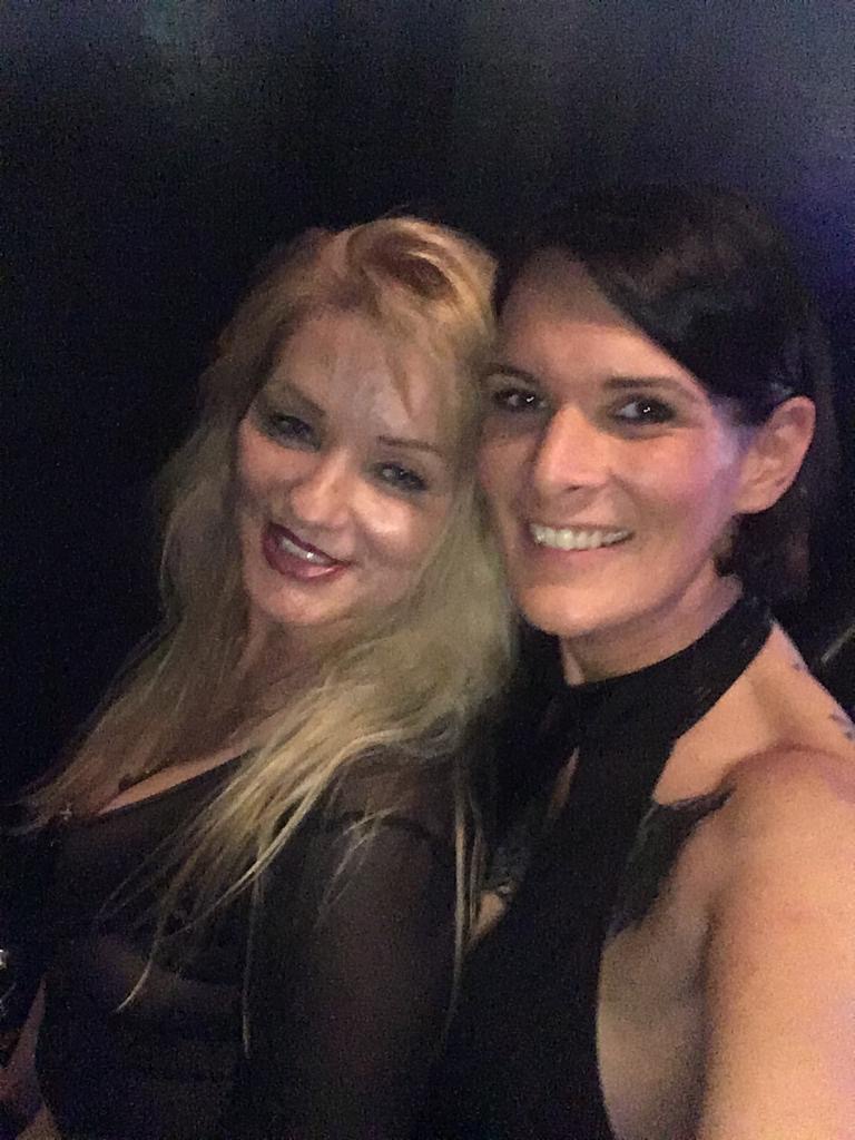 Das Dreamteam kann es kaum erwarten euch wieder zu benutzen! 
#münchen #studio #bdsm #double #studioangelina #domina