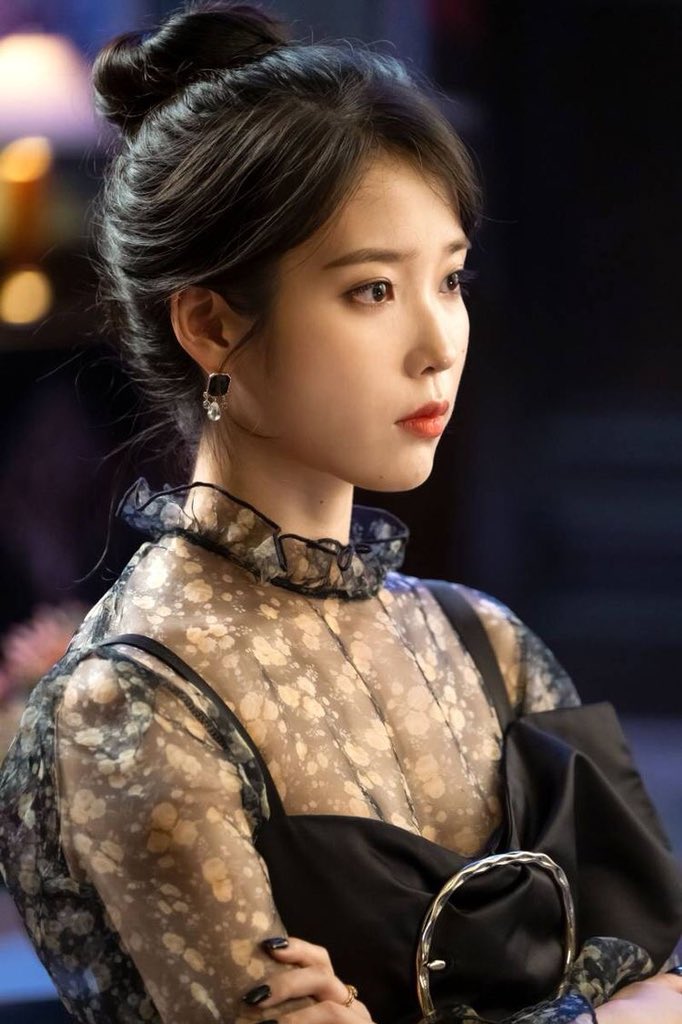 Our lovely IU in a hair bun 