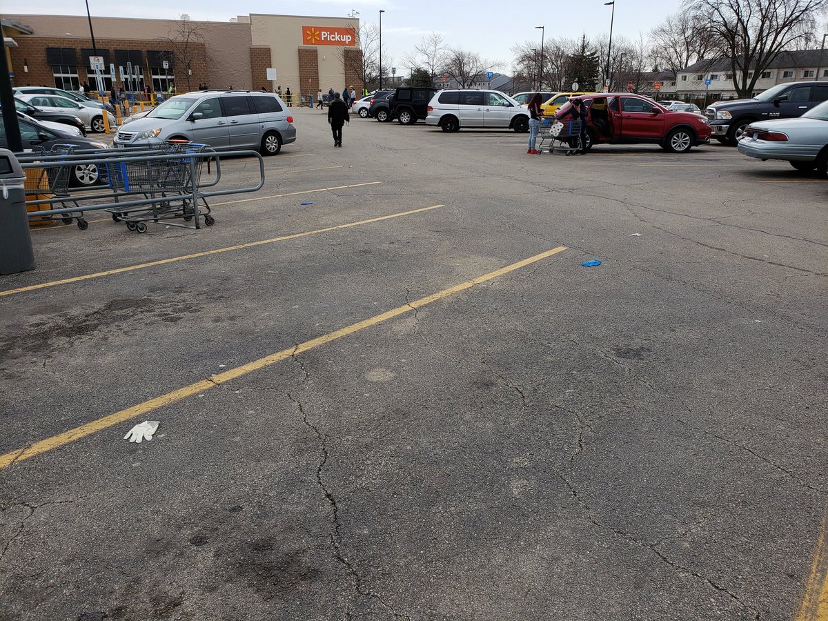 orgullodemexico's tweet photo. A huge reason I avoid @Walmart is because the clientel are filthy disgusting animals. After shopping and loading their vehicles they just toss their protective gloves anywhere. These people need to be whacked in the head with a 2x4 #COVID19 #PeopleOfWalmart https://t.co/Ef2sR2GTTY