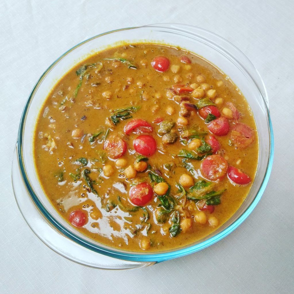 whosfordinner's tweet photo. #CookTalk with AngryBlackWunmi - Chickpea Curry with Coconut Quinoa - https://t.co/hlLE3fldbZ https://t.co/mKZHlHlQ4T