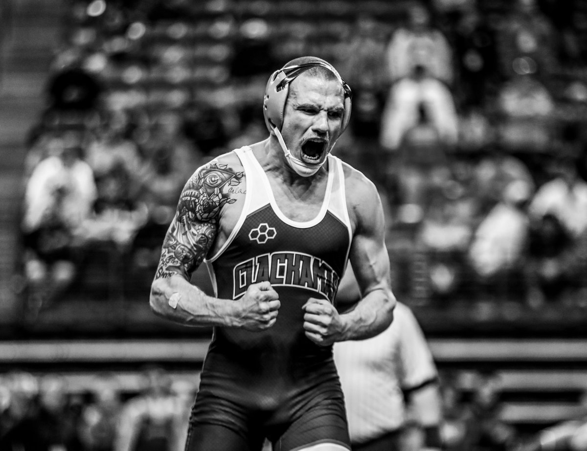 RhodDog1's tweet photo. HAPPY FRIDAY! A REMINDER TO BE GRATEFUL FOR WHAT YOU HAVE, WORK HARD FOR WHAT YOU WANT... OH YEAH AND THE CHAMPS ARE HERE🙌🏆🏆 #ClackAttack #BacktoBack https://t.co/WdZCNR9Ndy