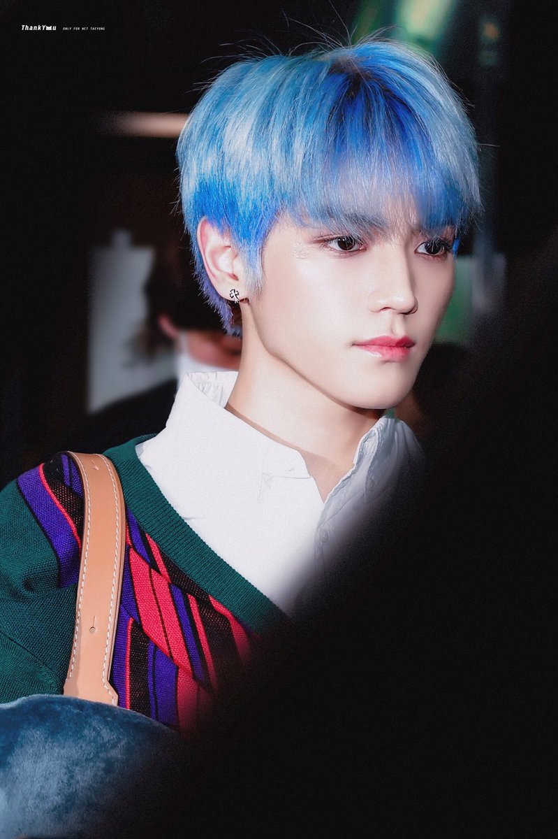 5. March - blueish platinumcr: ThankYou9571I think he used colored hairspray during the comeback period, that's why his hair color differed everyday. But it was mostly blonde/silverish (like the pic before this) or this blueish shade  #태용  #TAEYONG