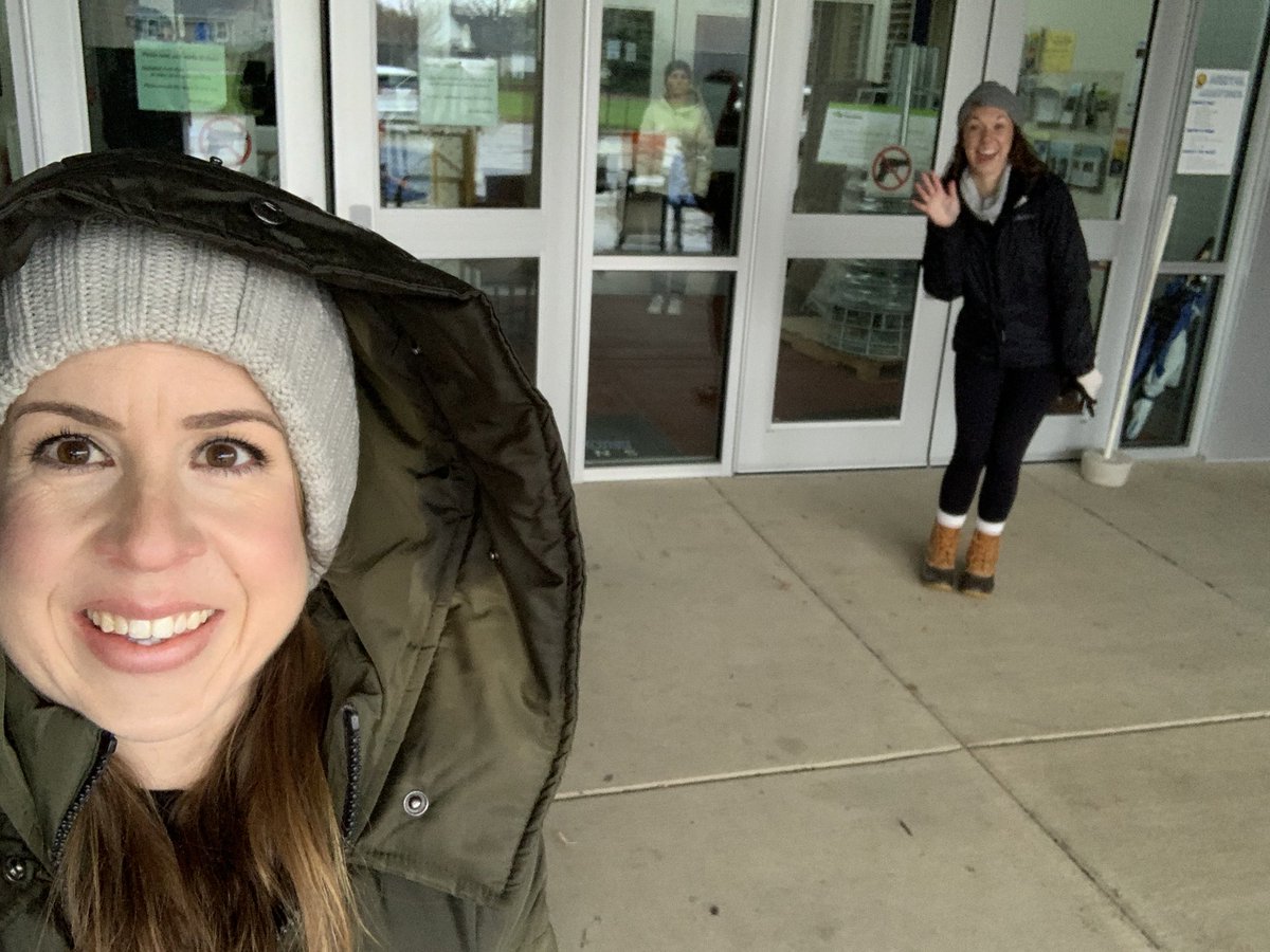 MrsTomtom2016's tweet photo. Social distancing passing out backsnacks and lunches for @sftcyclones @olatheschools Freezing but fun to be with humans like @CurlyyCarls 🤪🥶 
#ProudToBeSFT #volunteering 
#middleschoolteachers #whyisitsocold https://t.co/8TzwCGYiC4