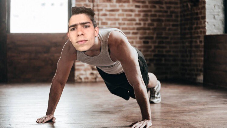 comiquitacrack's tweet photo. Okay ya que mucha gente me lo ha pedido al privado porque soy un duro, si este tweet llega a 30 likes monto mi rutina de ejercicios en casa #QuedateEnCasa #SoyUnCrack #HeVuelto https://t.co/Jgq2H6SaAu