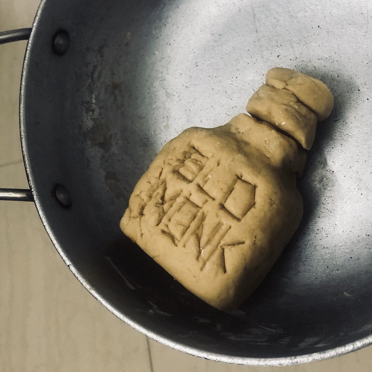 2allmankind's tweet photo. When you knead a drink during the #lockdown #oldmonk https://t.co/Yy4LNPlWt6