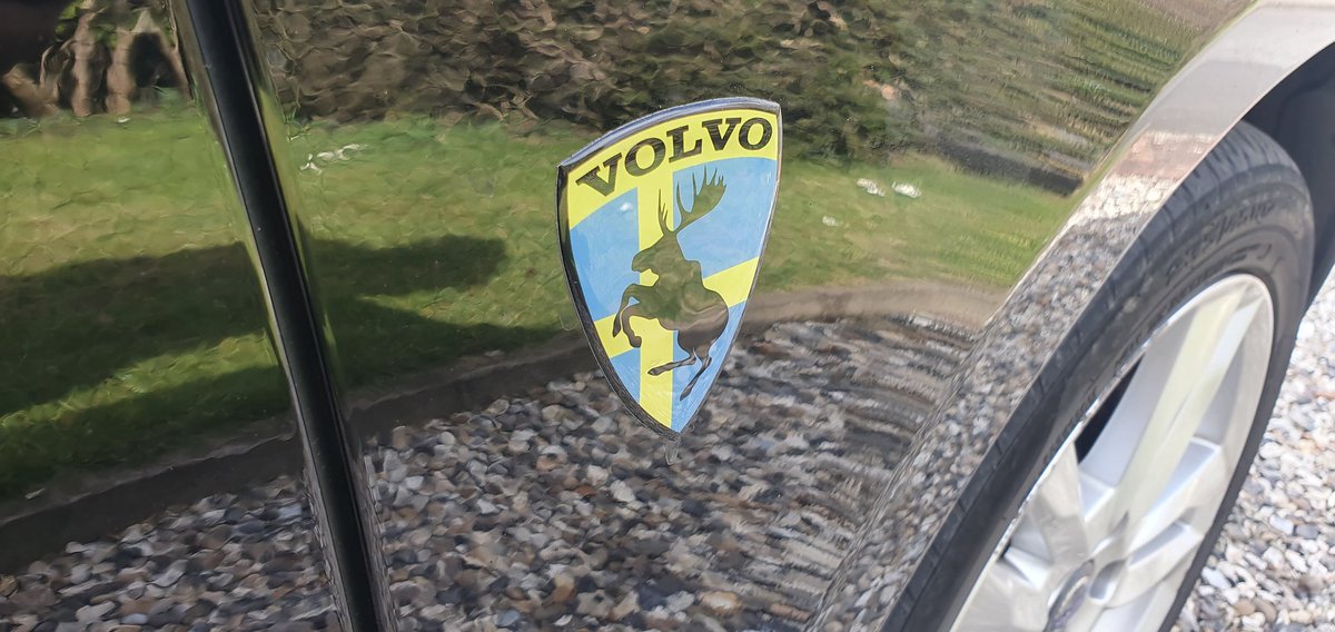 Trucker__Andy's tweet photo. The #PrancingMoose looking the colour it should once again. #VolvoV60 #SwedeBox #VolvoLover #Volvo600 #OneOfThe1574 https://t.co/6GztygqRP0