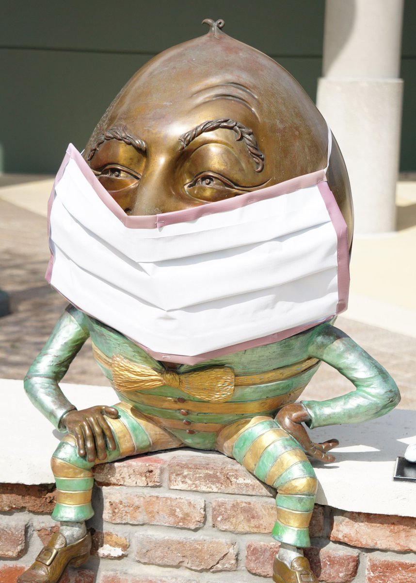 CoralSpringsFL's tweet photo. Our Humpty has started following the new CDC guidelines that suggest wearing a mask when being outside. He had this mask especially made for him! If you don't own a mask, we encourage our residents to use a scarf or bandana. Help us stop the community spread. #SaferatHomeCS https://t.co/6SDa4WwYYQ