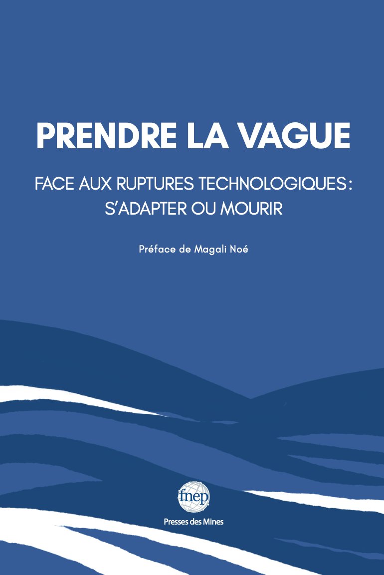 PaulineAle's tweet photo. 15 mois de travail, une postface rajoutée in extremis au vu de la situation actuelle pour un thème plus que jamais d'actualité ! 

En cours d'impression et bientôt disponible chez vos libraires préférés. Avec une préface de @_Magali_NOE https://t.co/82WIxxIo9I