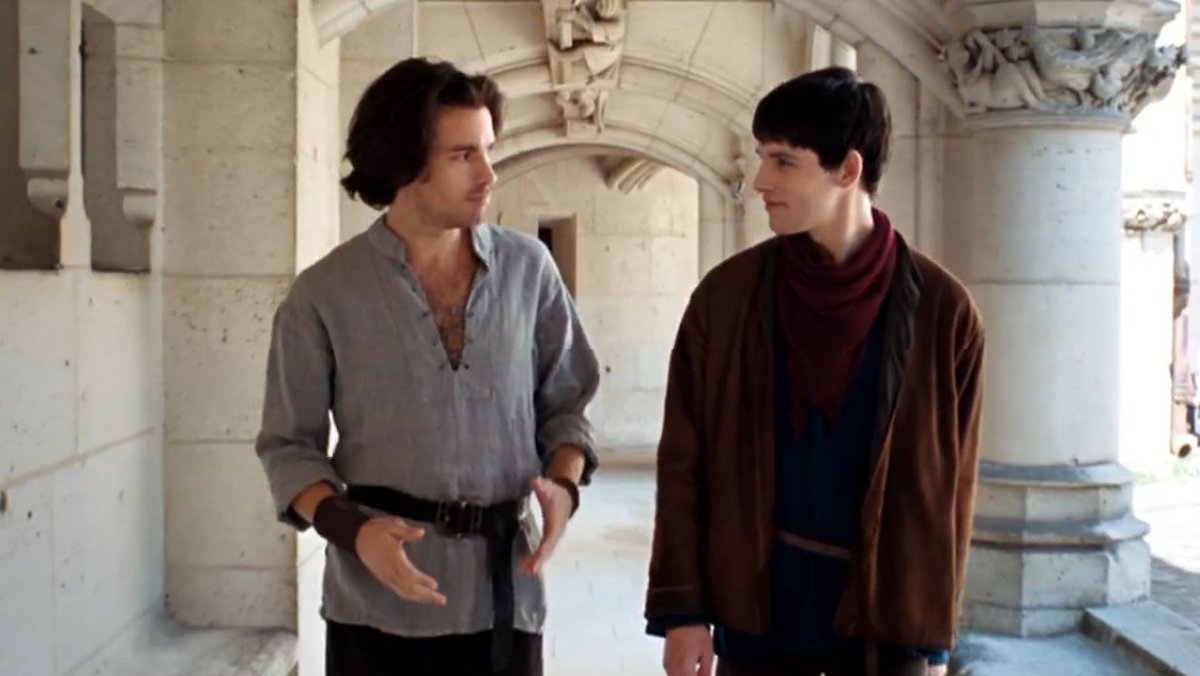 why, yes, lancelot dear, gwen and merlin are both very gay we know it. anD WHAT'S WITH THE HAND GESTURE??? SHSJSKAK