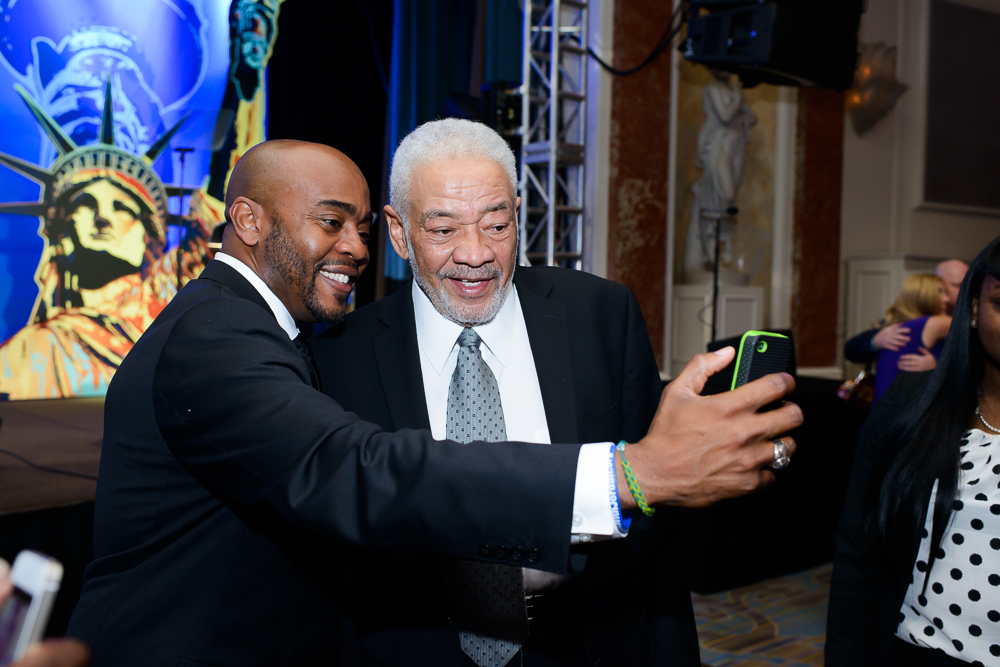 peoplefor's tweet photo. We join the world in celebrating the life and legacy of the legendary #BillWithers. In 2014, Withers joined us at an event in Los Angeles with PFAW Foundation's @YEOnetwork. His classic "Lean On Me" has long been a YEO anthem.

#RestInPower https://t.co/hxGNkSfZSI