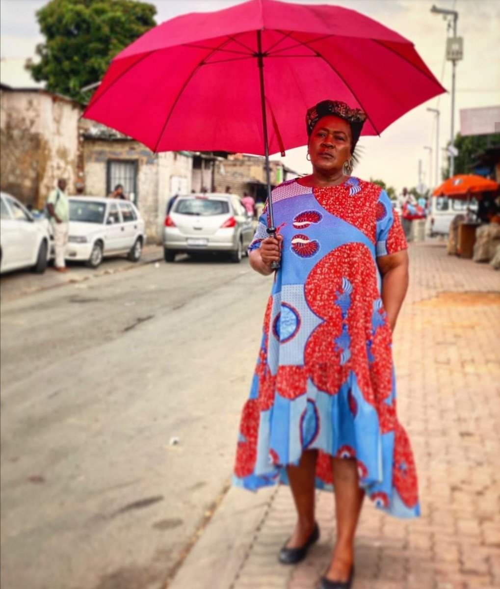 PopPulseSA's tweet photo. Appreciation tweet for veteran actress Mama @connie_chiume. She has starred in multiple hit TV series such as Mohlolohadi, Yizo Yizo, Zone14, Rhythm City, Housekeepers, Grassroots, Marvel film Black Panther and now on @Mzansimagic's #GomoraMzansi. https://t.co/9zysNciV7E