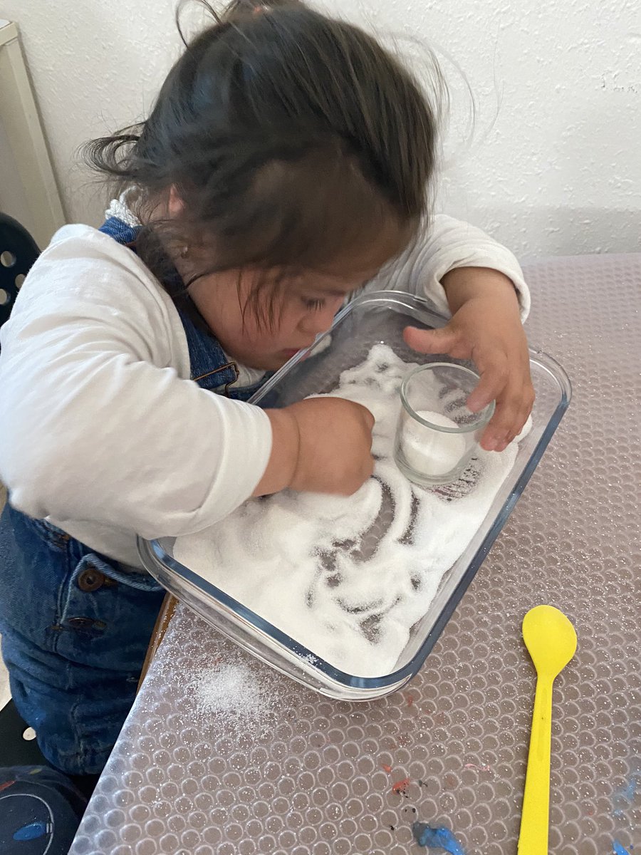 marapi_araujo's tweet photo. Es importante trabajar también con actividades manipulativas. Es una manera dinámica de trabajar la concentración y atención. #uv_rtl20 https://t.co/qMnNewO5B1