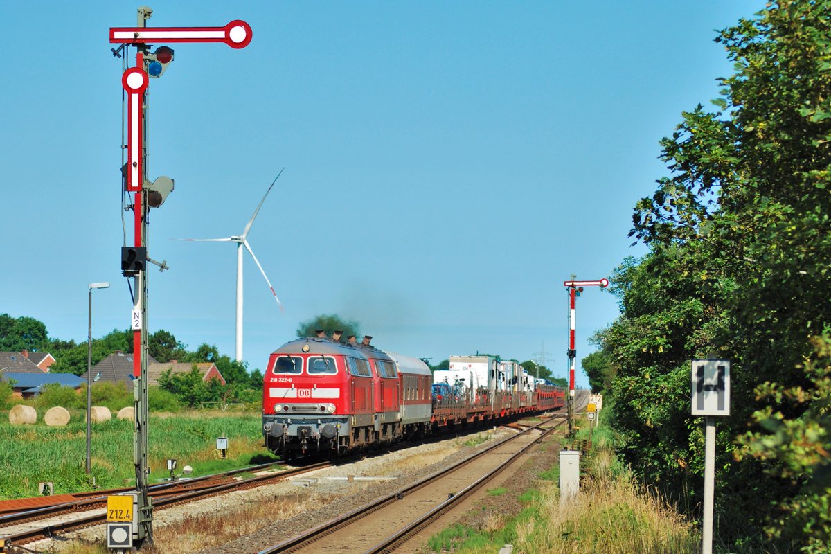 3/Sunshine & Semaphores!A pair of DB 'Rabbits' haul an AutoZug train through Klanxbull with a service from Westerland to Niebull. 14th July 2015.