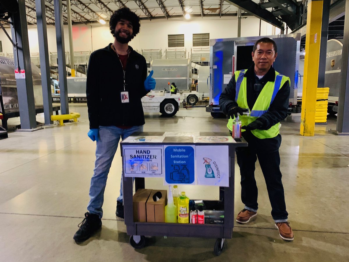 WahcaSafetyTeam's tweet photo. Mobile sanitation station was a hit last night... #DynamicDave & @JustinCacho went area to area and offered up supplies 🙌🏼 @jrindafernshaw @BlanchardLyle @air1man @Mo_SAFETY @UPSers @CACH_UPSers @ups @MoseleyChristi #safety #WahcaNightSort https://t.co/KXa27t0yTy