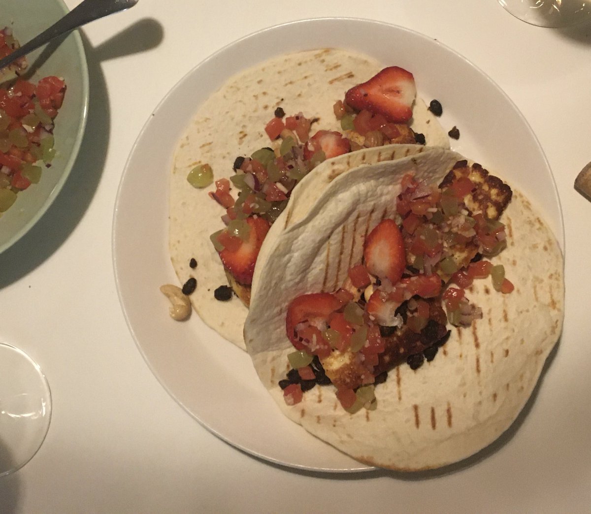 Kiitos haasteesta myös <a href="/JaDeXan/">Jaana Joenvuori 🇺🇦</a> #mylifeinpictures . Päiväni kuvina 3/7. Ei selityksiä, ei ihmisiä. Haasteen saa <a href="/HHankilanoja/">Henna Hankilanoja</a>.