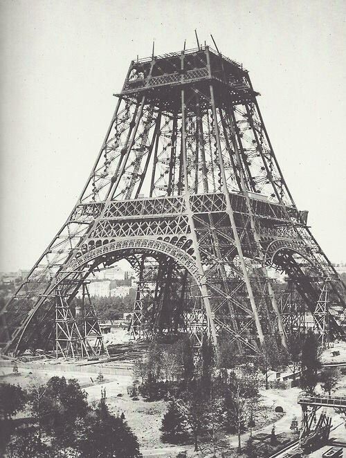 France stole metal from algeria and used it to build the eiffel tower