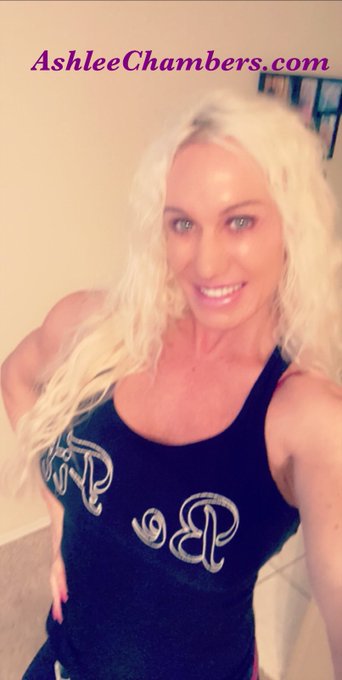 About to start my workout at home! Let&rsquo;s go! Time to start yours too!#FridayMotivation #FridayFeeling<a href="/tag/fitnessmotivation"class="tags"><span>#fitnessmotivation</span></a><a href="/tag/girlswholift"class="tags"><span>#girlswholift</span></a><a href="/tag/fridayfeeling"class="tags"><span>#fridayfeeling</span></a>