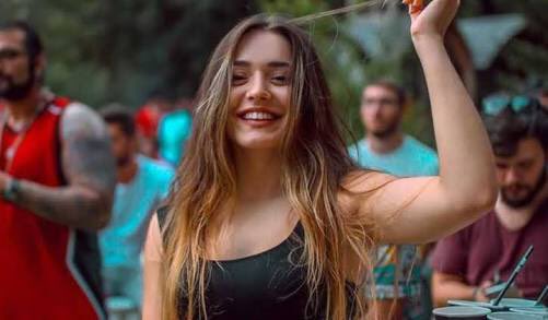 Sokağa çıkma yasağı gelen bazı yayıncılar serisi: Elanur Pat - 30 Aralık 2000